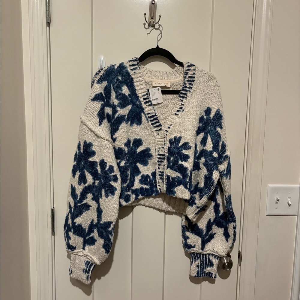 Free People Printed Floral Cardi Large Color: Tea Combo NWT - Picture 3 of 5